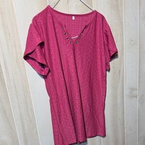 Chic Magenta Eyelet Short Sleeve Top